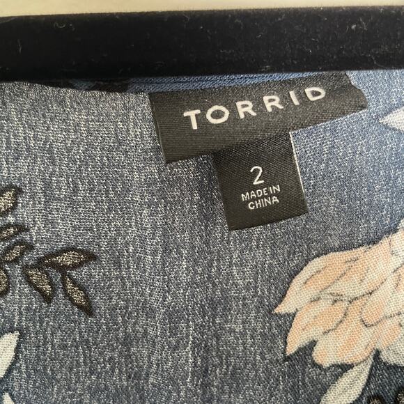 Torrid Crinkle Gauze Smocked Button Front Top 2X Floral Blue Fairy Cottagecore - Picture 8 of 13